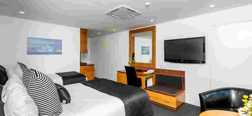 Plymouth international Hotel room